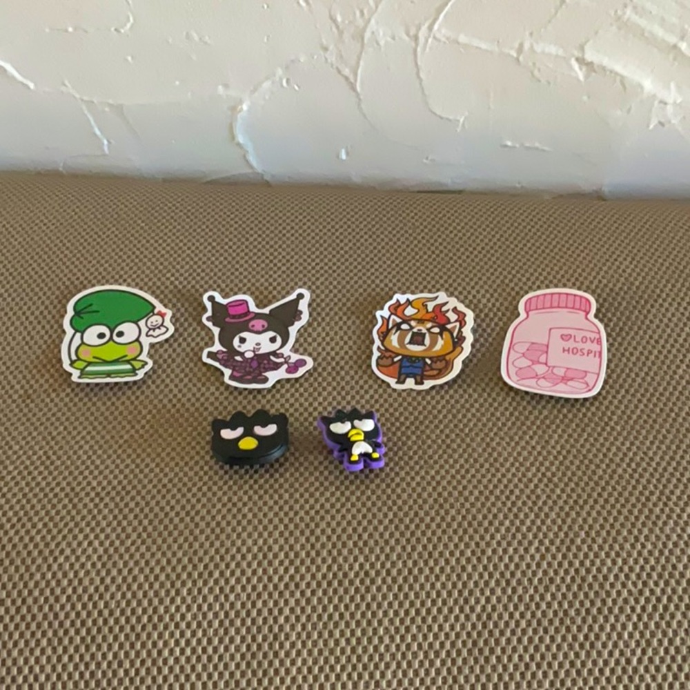 4 sanrio stickers to 2 bad-batsmaru croc charms